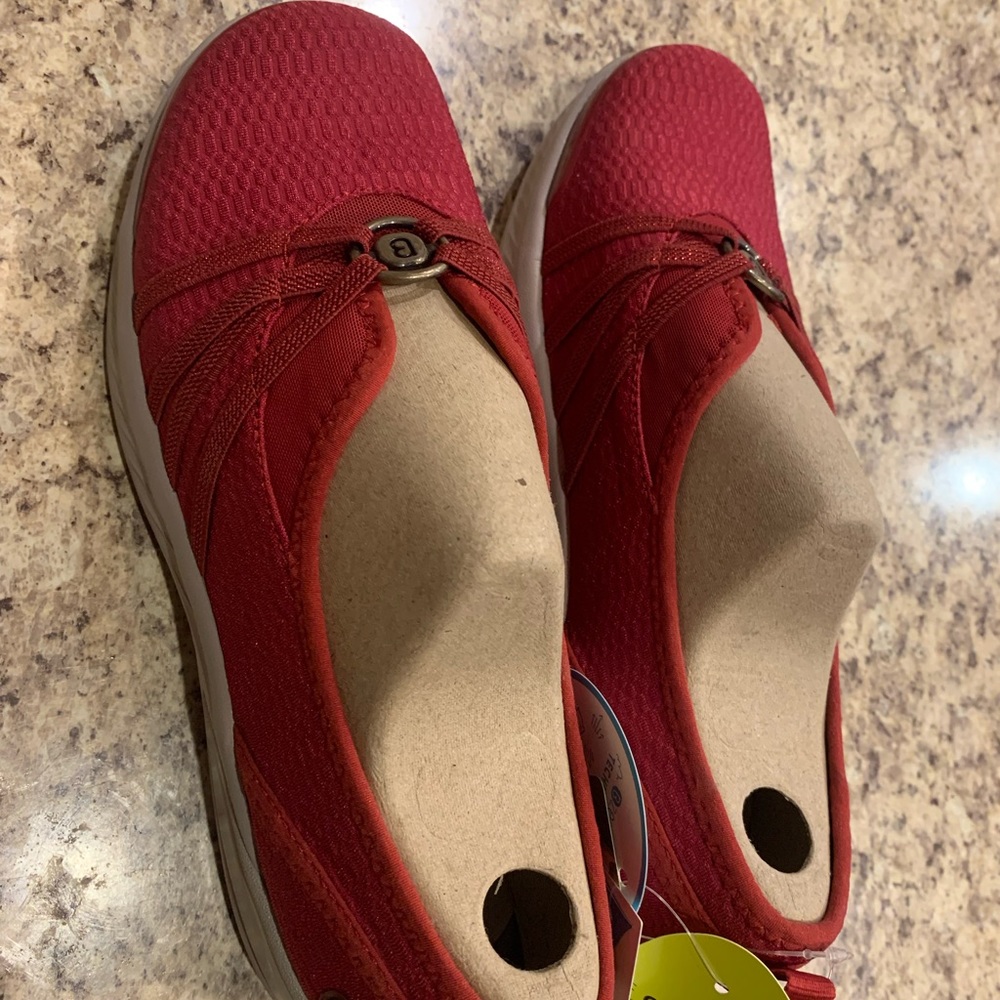 Bzees Red Comfort Slip-On Shoes Sz 9